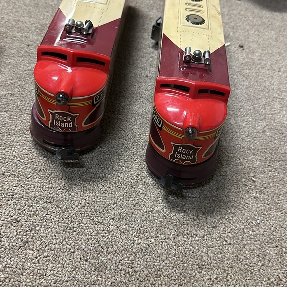 Vintage Unique Art Mfg Co. Rock Island Diesel A-B Locomotive Set in original box - Picture 6 of 6